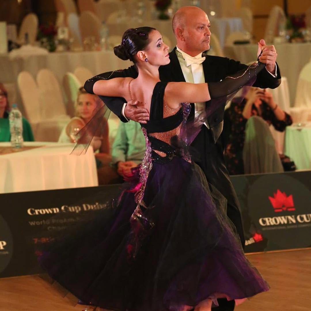 Eva Toth dancing
